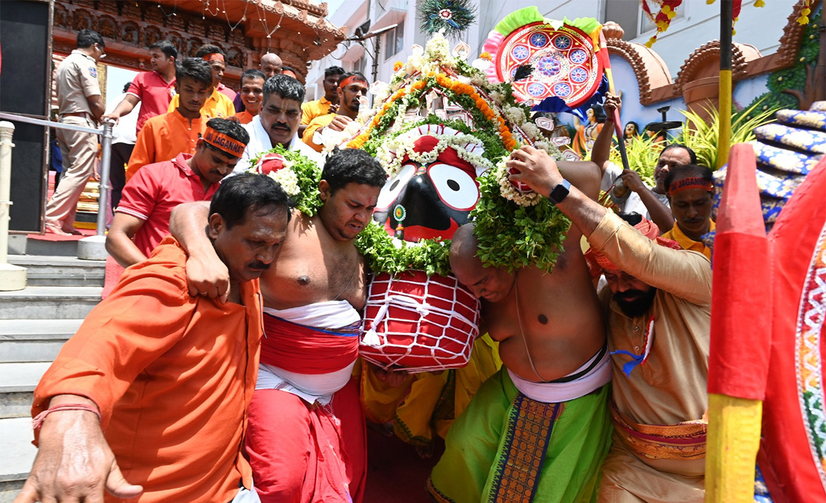 Jagannadh_20Ratha_20Yatra_20in_20Hyderabad-1.jpg 1