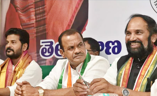 Komatireddy-TPCC-Revanth-Ut.jpg