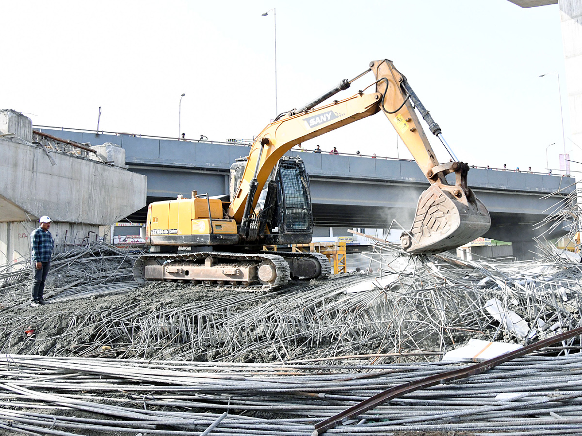 Under_20Construction_20Fly_20Over_20Collapsed_20in_20LB_20Nagar_20Photos_4.jpg 5