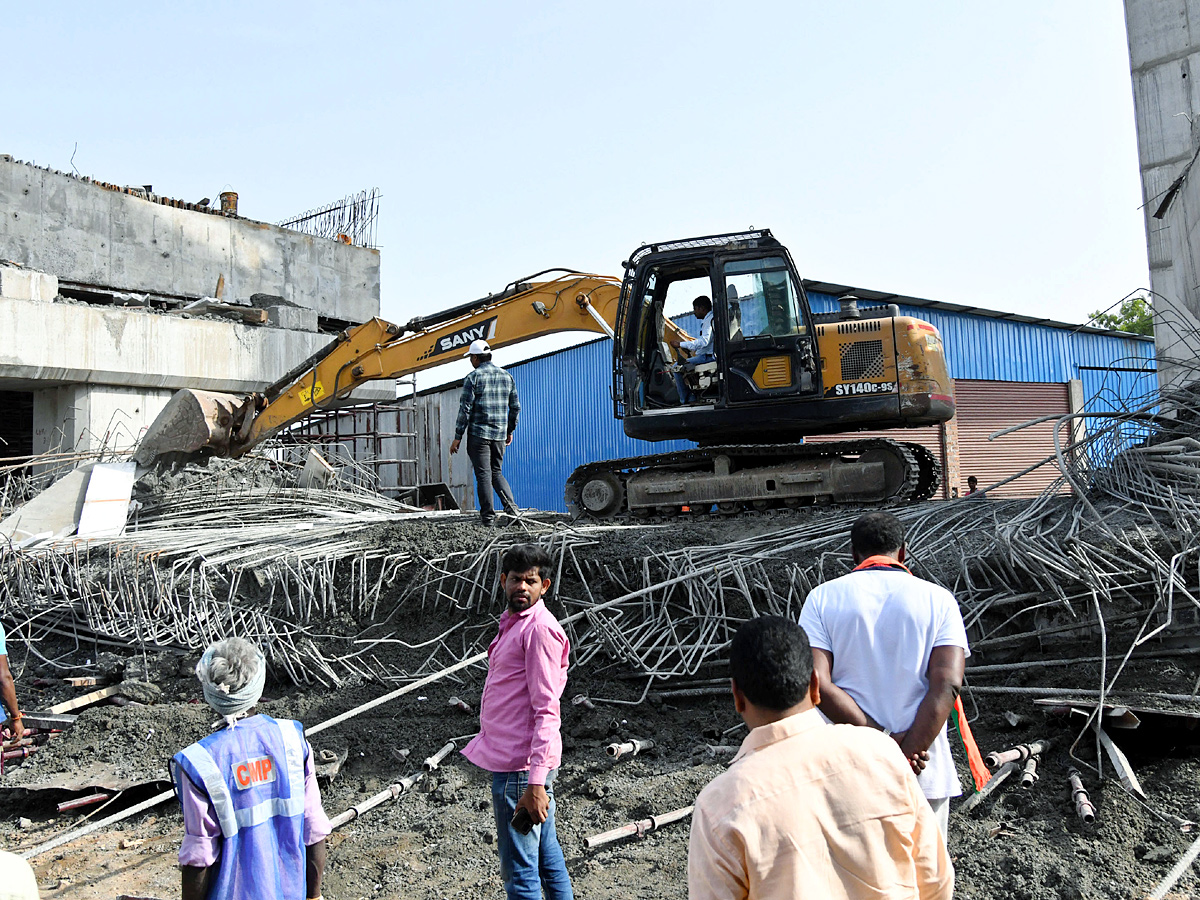 Under_20Construction_20Fly_20Over_20Collapsed_20in_20LB_20Nagar_20Photos_8.jpg 9