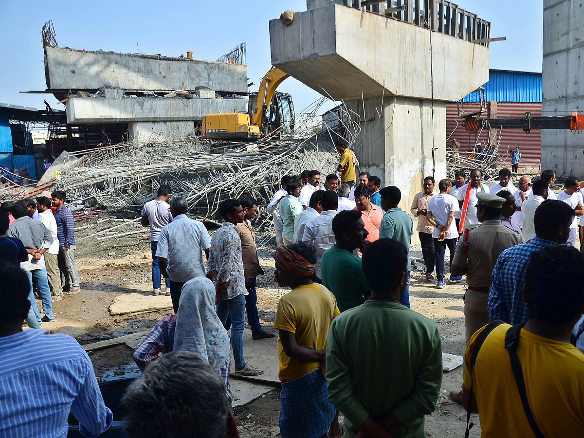 Under_20Construction_20Fly_20Over_20Collapsed_20in_20LB_20Nagar_20Photos_9.jpg 10