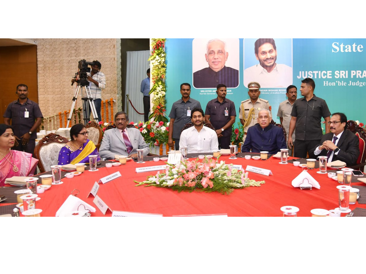 Andhra_20pradesh_20Govt_20Honored_20Supreme_20Court_20Judge_20Justice_20Prashant_20Kumar_20Mishra_20Photos_3.jpg 4