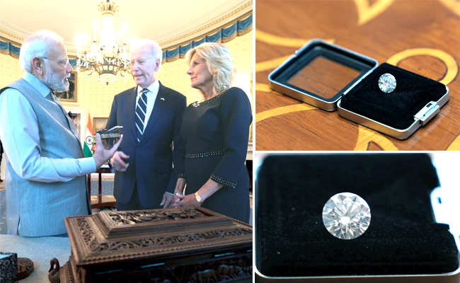Dinner-With-Bidens-Exchange-Gifts.jpg