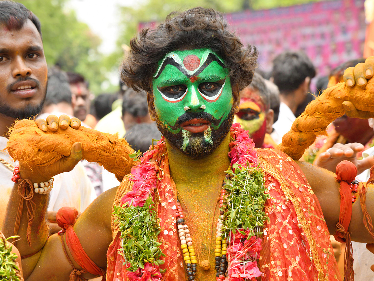 Golconda_20Bonalu_20Started_20in_20Hyderabad_20Photos_5.jpg 6