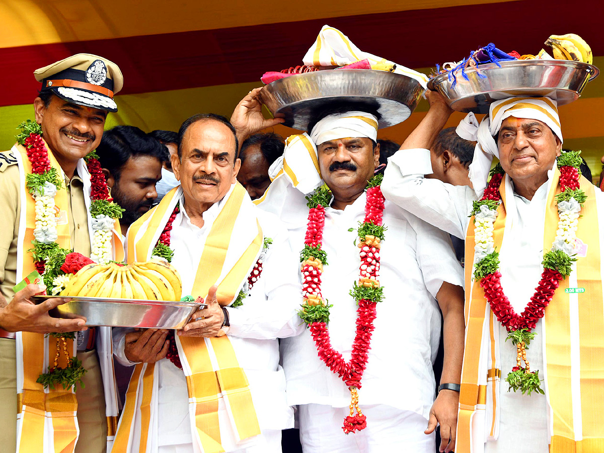 Golconda_20Bonalu_20Started_20in_20Hyderabad_20Photos_7.jpg 8
