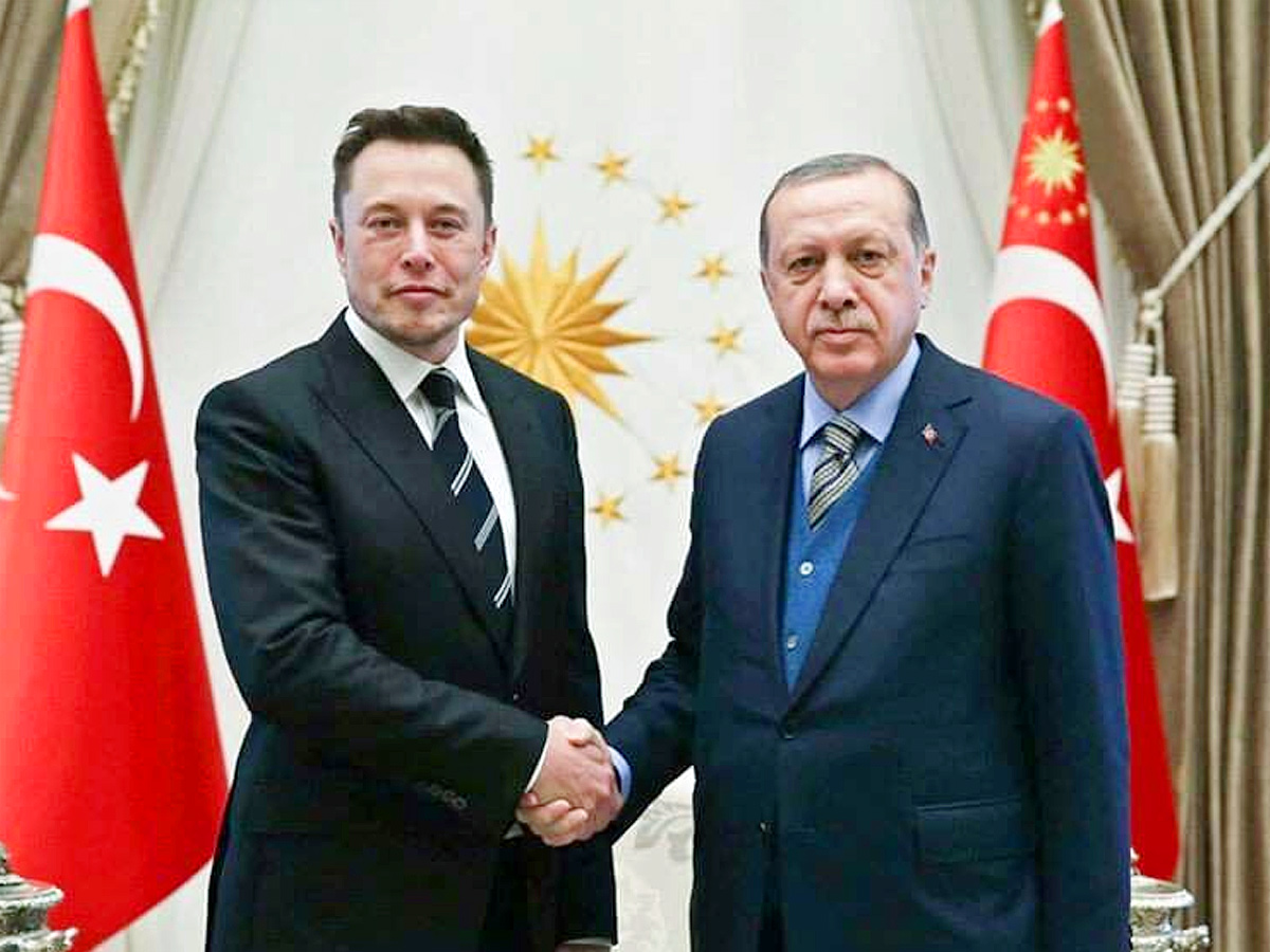 Tesla_20CEO_20and_20world_20richest_20person_20elon_20musk_20with_20world_20leaders_20Photos_9.jpg 10