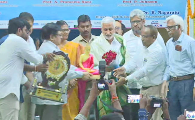 vijay-sai-reddy.jpg
