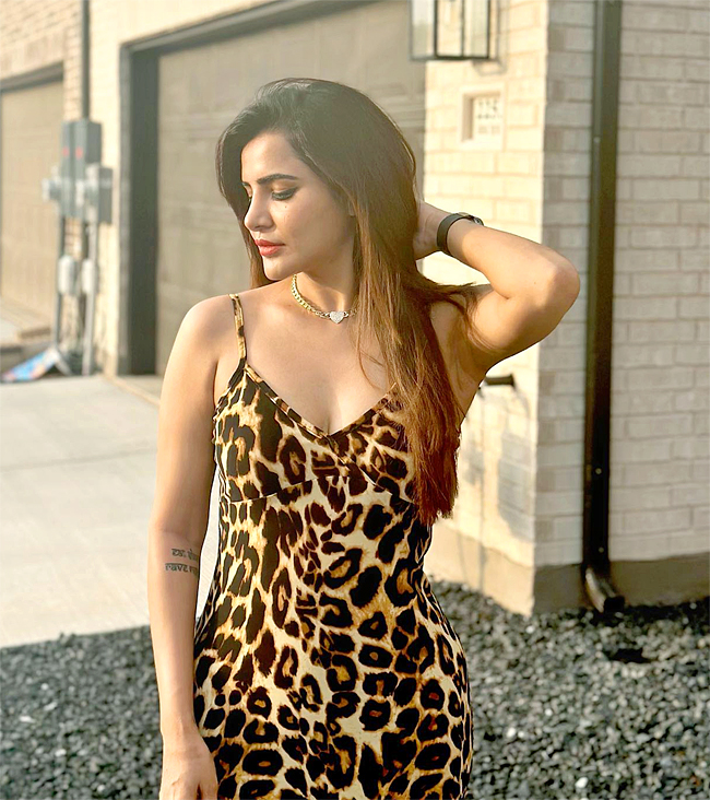 Ashu_20Reddy_20Trending_20Latest_20Photos-6.jpg 6