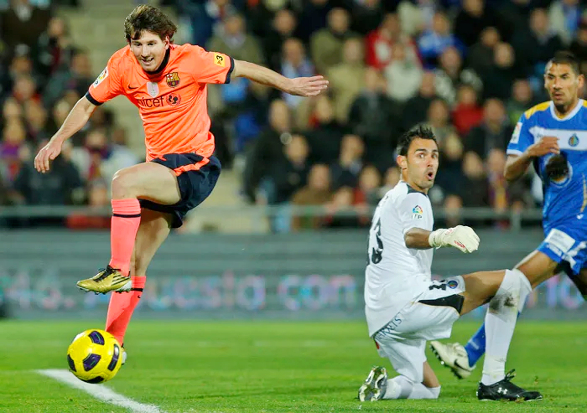 Lionel_20Messi_20Birthday_20Messi_20Rarest_20Goals_20Rare_20Moments_20Photos-18.jpg 17