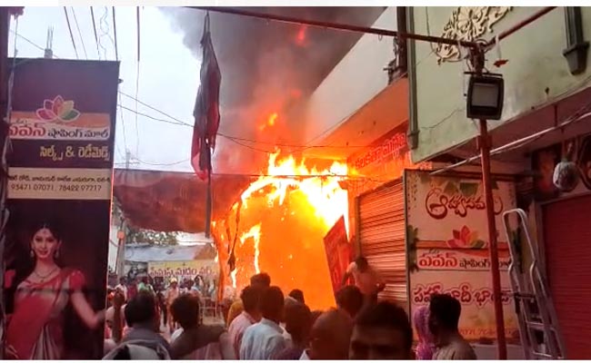 Shopping-Mall-Fire-Accident.jpg