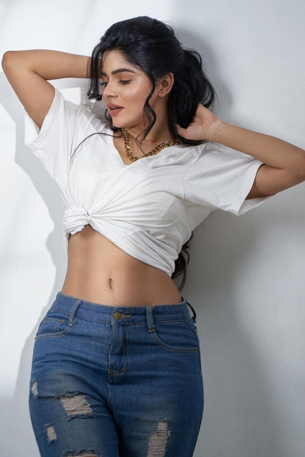 divya-bharathi-02.jpg 2