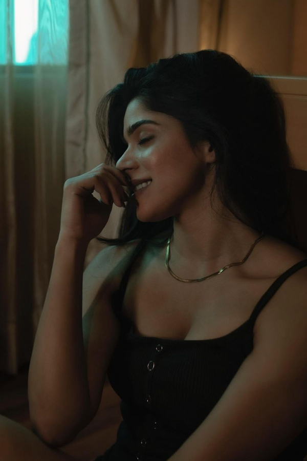 divya-bharathi-15.jpg 11