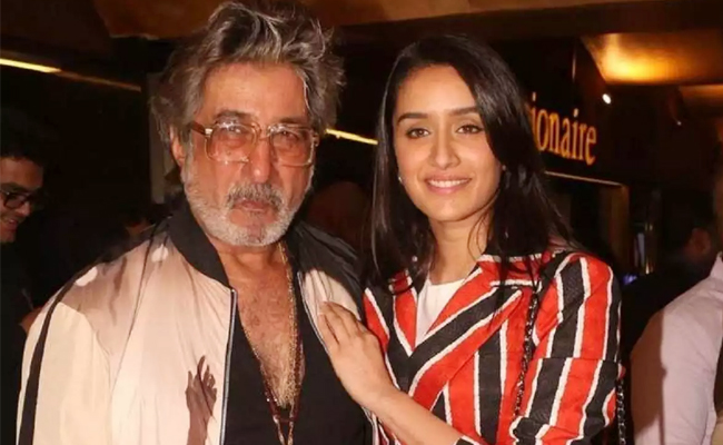 09-shakthikapoor-shraddhakapoor.jpg 9