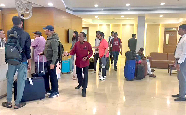 Air-India-Flight-Emergency-Land-visakhapatnam.jpg