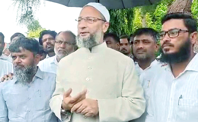 Asaduddin-Owaisi-Interesting-Comments.jpg
