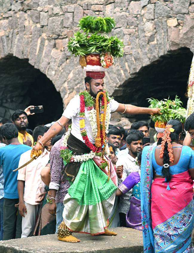Golconda_20Bonalu_202023_20Pics-27.jpg 25