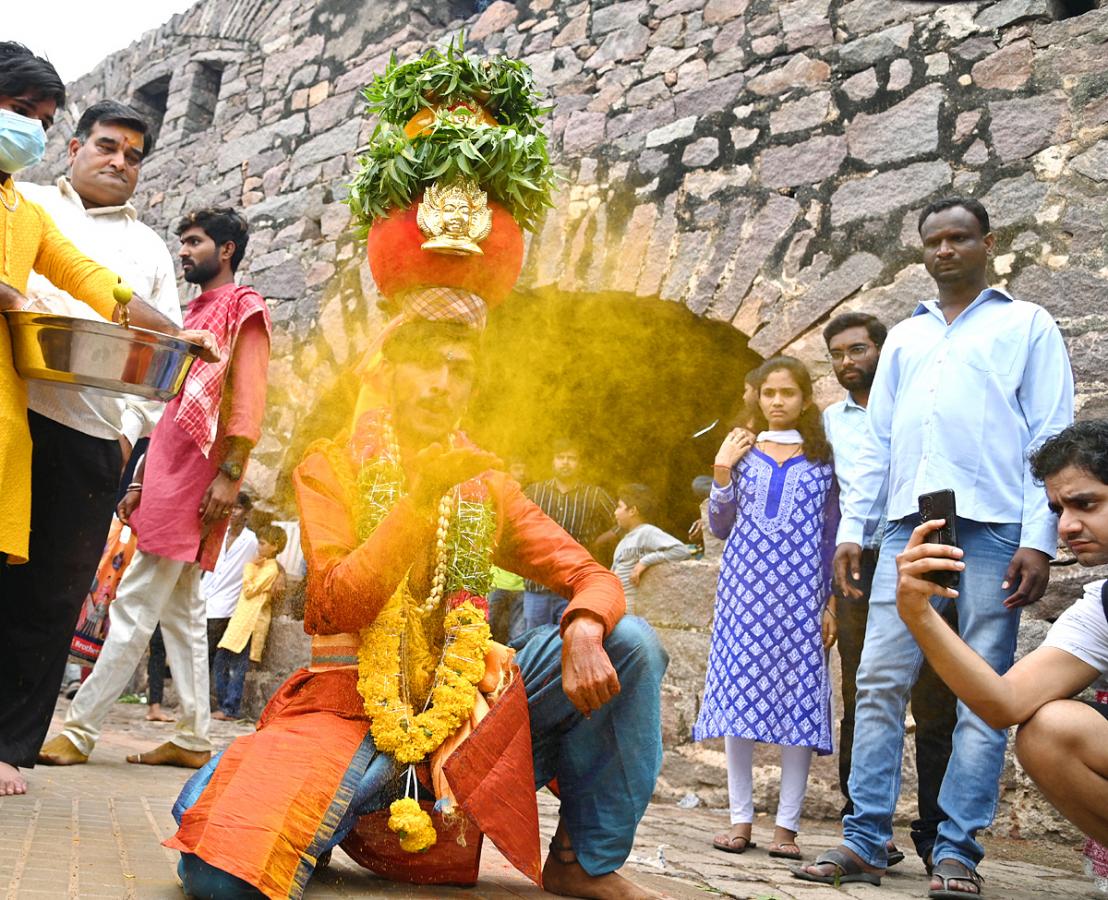 Golconda_20Bonalu_202023_20Pics-30.jpg 27