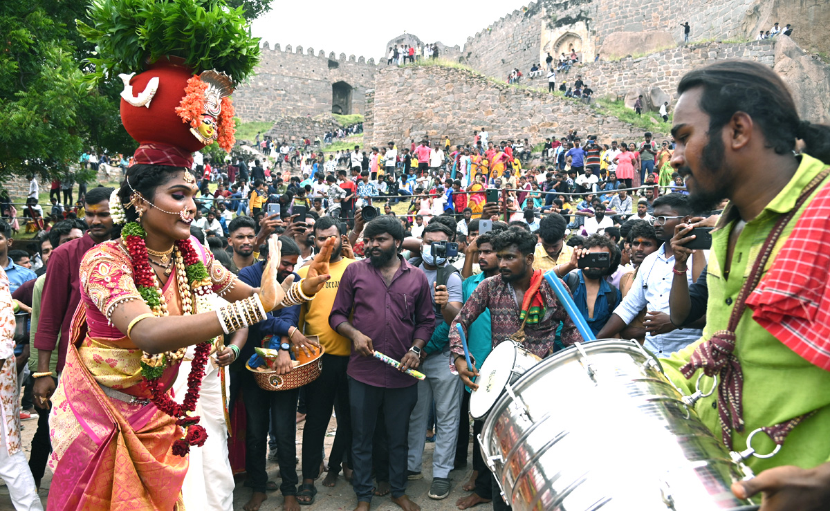 Golconda_20Bonalu_202023_20Pics-41.jpg 38