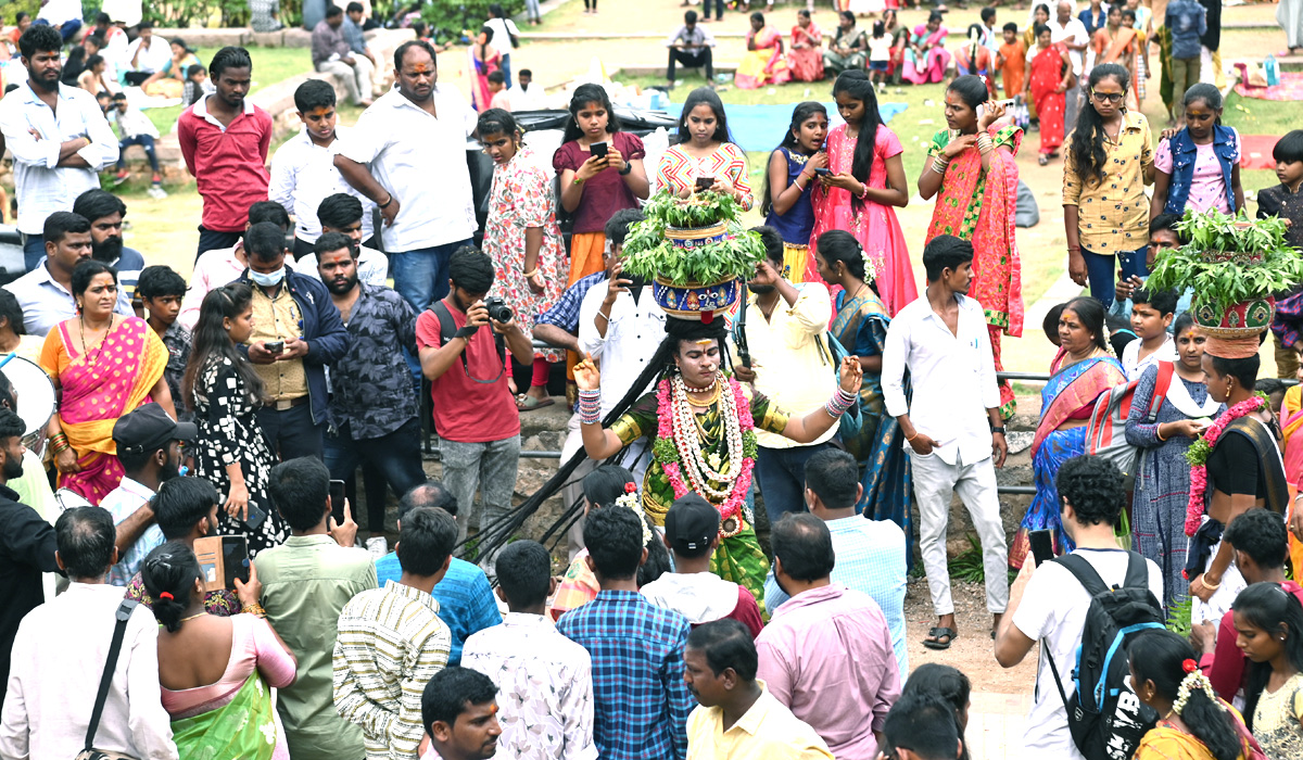 Golconda_20Bonalu_202023_20Pics-44.jpg 41