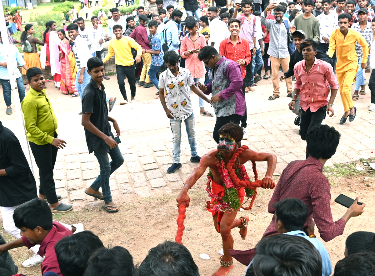 Golconda_20Bonalu_202023_20Pics-45.jpg 42