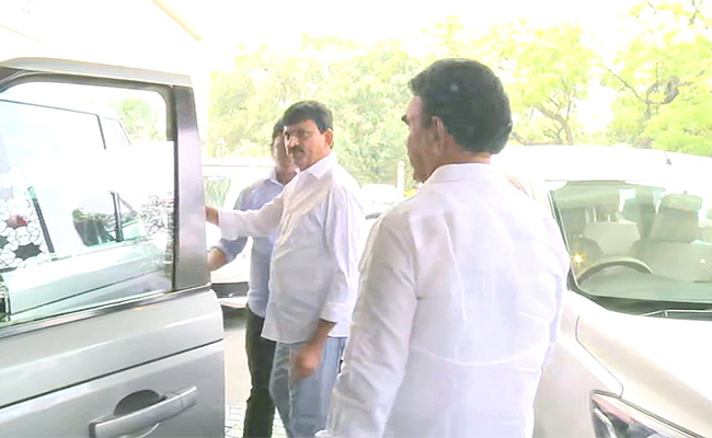 Telangana-Leaders-To-Join-Congress.jpg