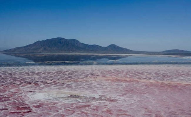 08-Lake_20Natron_2C_20Tanzania.jpg 8