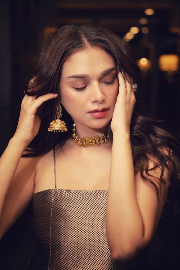 aditi-rao-hydari-photos-03.jpg 3