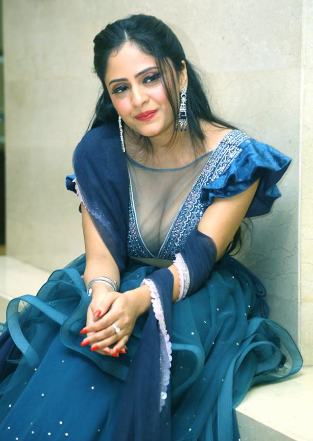 Actress_20Sania_20Thakur_20PhotoShot-21.jpg 20