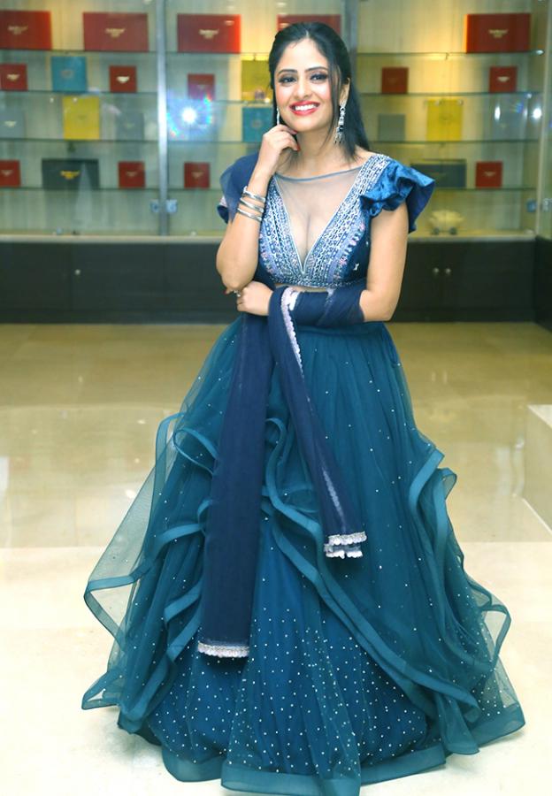 Actress_20Sania_20Thakur_20PhotoShot-6.jpg 6