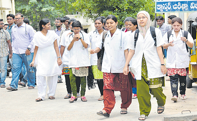 MBBS-STUDENTS-1.jpg