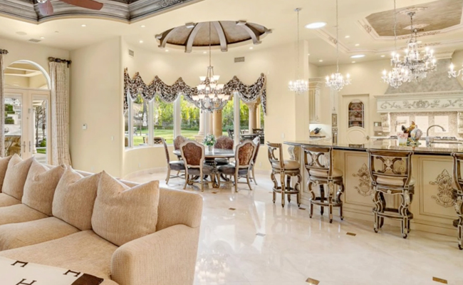 006-Britney-Spears-Buys-Sprawling-Calabasas-Mansion.jpg 6