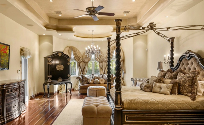007-Britney-Spears-Buys-Sprawling-Calabasas-Mansion.jpg 7