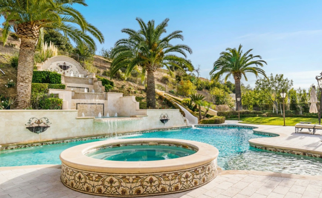 013-Britney-Spears-Buys-Sprawling-Calabasas-Mansion.jpg 13