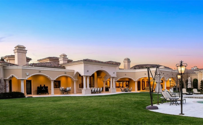 014-Britney-Spears-Buys-Sprawling-Calabasas-Mansion.jpg 14