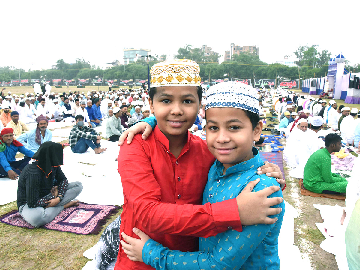 Eid_20al_20Adha_20Mubarak_202023_20Bakrid_20Prayers_20Nationwide_20Photos-35.jpg 32