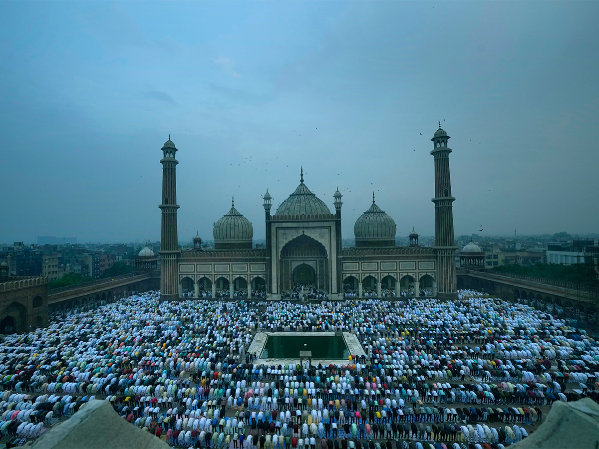 Eid_20al_20Adha_20Mubarak_202023_20Bakrid_20Prayers_20Nationwide_20Photos-36.jpg 33