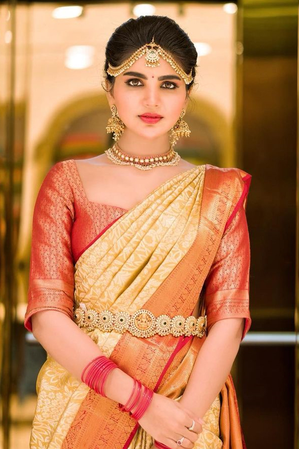 Jabardast_20Varsha_20Bridal_20looks_20Photos_10.jpg 11