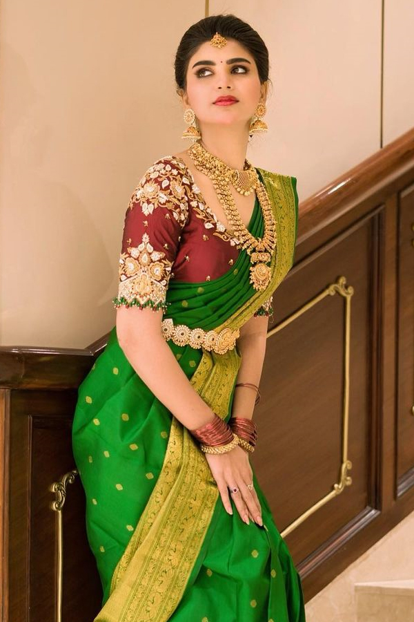Jabardast_20Varsha_20Bridal_20looks_20Photos_15.jpg 16