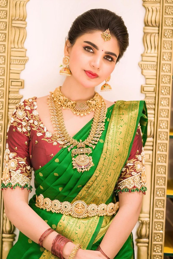 Jabardast_20Varsha_20Bridal_20looks_20Photos_16.jpg 17