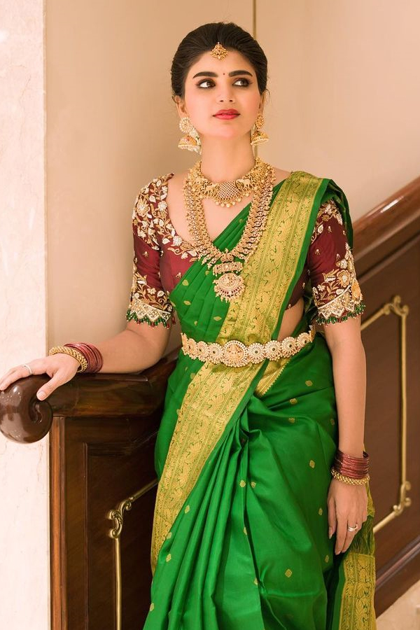 Jabardast_20Varsha_20Bridal_20looks_20Photos_17.jpg 18