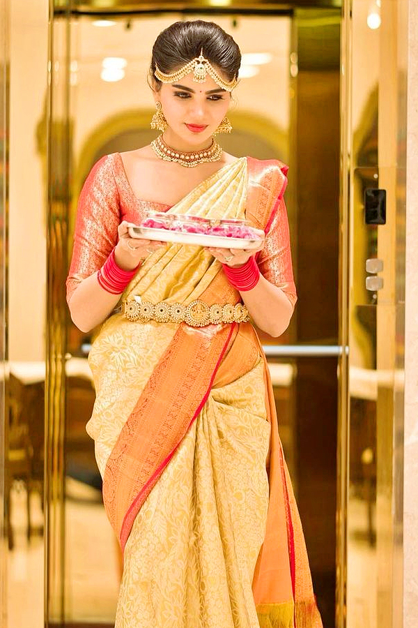 Jabardast_20Varsha_20Bridal_20looks_20Photos_5.jpg 6