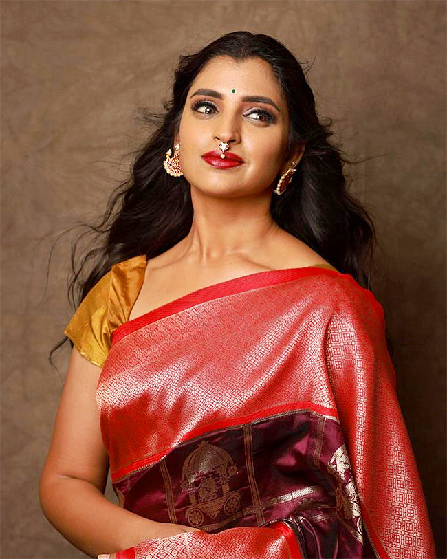 Telugu_20Anchor_20Shyamala_20Saree_20Stills-10.jpg 10