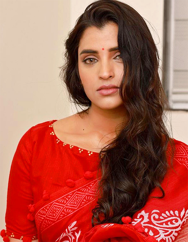 Telugu_20Anchor_20Shyamala_20Saree_20Stills-12.jpg 12