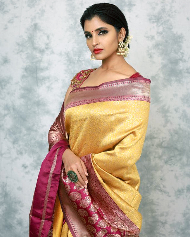 Telugu_20Anchor_20Shyamala_20Saree_20Stills-14.jpg 14