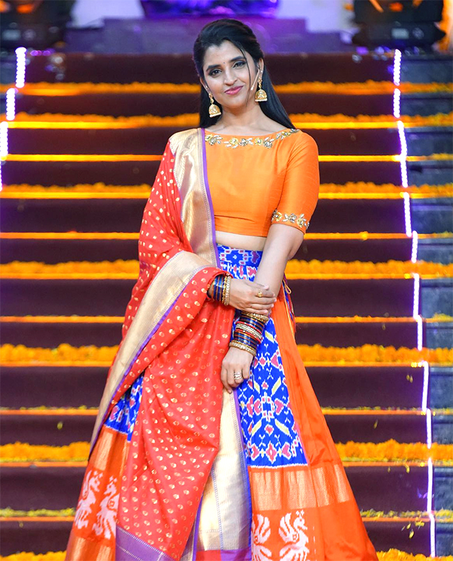 Telugu_20Anchor_20Shyamala_20Saree_20Stills-25.jpg 24