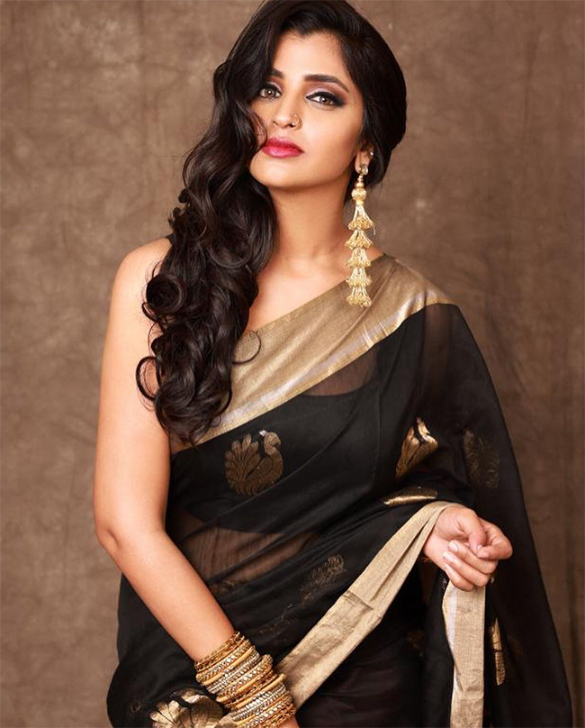 Telugu_20Anchor_20Shyamala_20Saree_20Stills-26.jpg 25