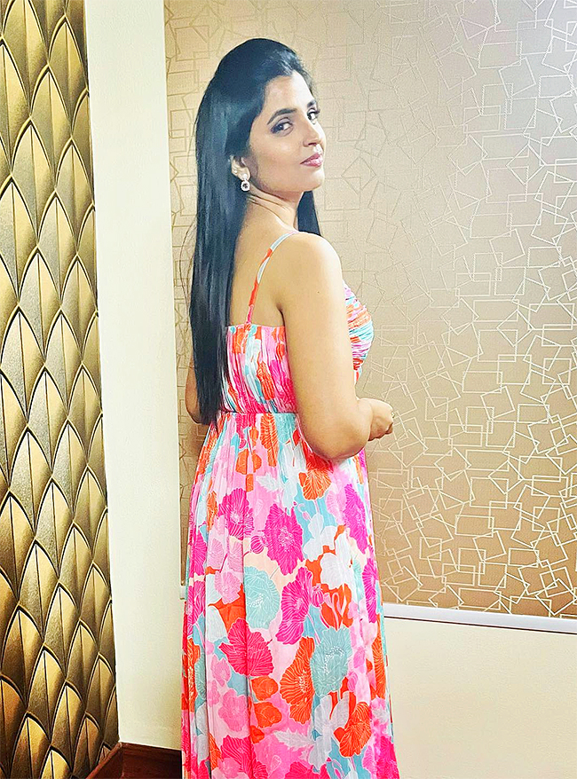 Telugu_20Anchor_20Shyamala_20Saree_20Stills-7.jpg 7