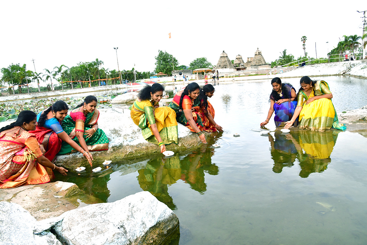 Toli_20Ekadashi_202023-10.jpg 10