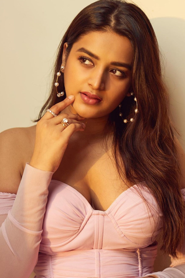 nidhhi-agerwal-08.jpg 8