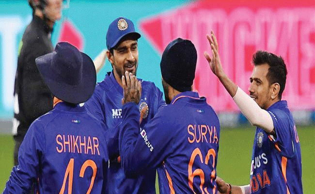 shikhar-dhawan-re-entry.gif